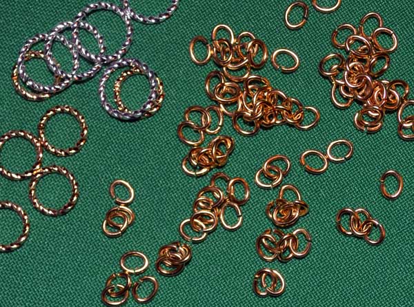 Соединительные колечки для бижутерии.