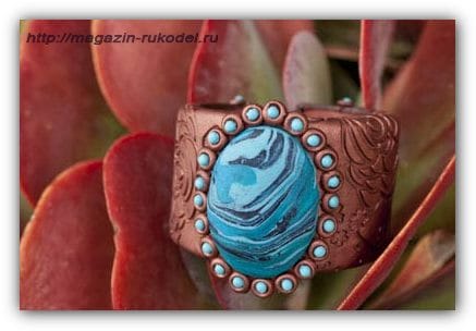 Браслет из пластики