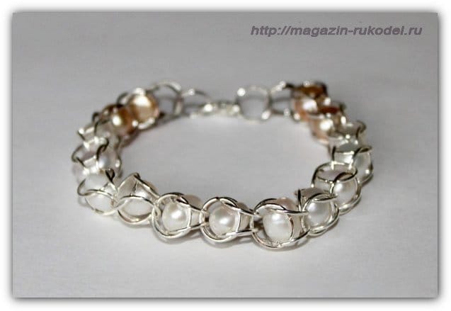 Плетение браслета из колец.