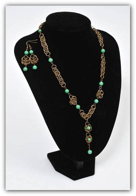 Ожерелье из колечек.