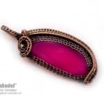 Кулон (подвеска) из медной проволоки с агатом.