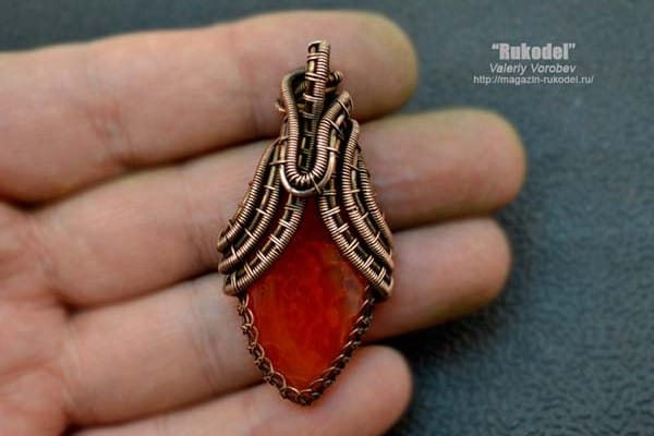 Кулон из проволоки