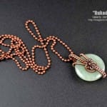 Украшения из натуральных камней.