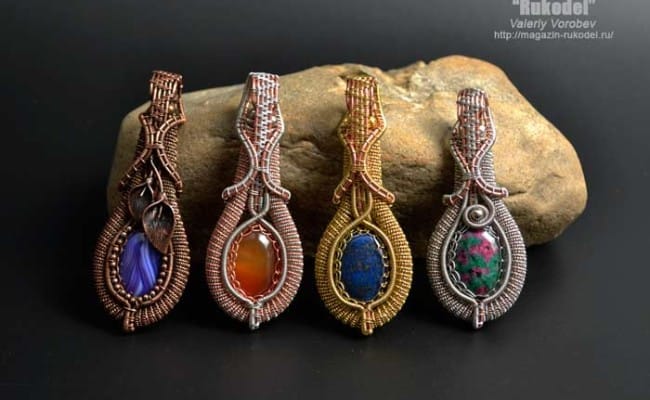 Кулон из медной и серебряной проволоки