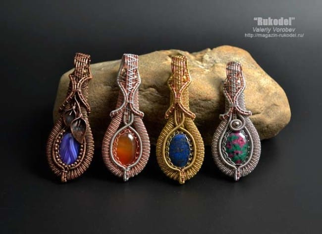 Кулон из медной и серебряной проволоки