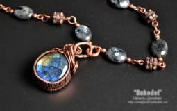 Крепление кабошонов. Ожерелье своими руками.