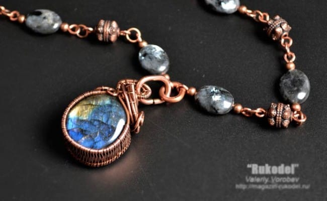 Крепление кабошонов. Ожерелье своими руками.