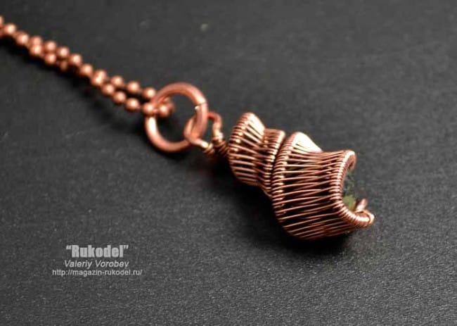 Украшения ручной работы из проволоки.