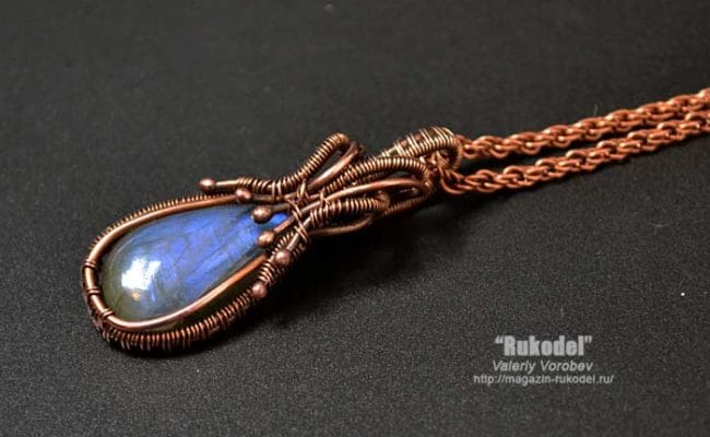 Кулон с камнем своими руками.
