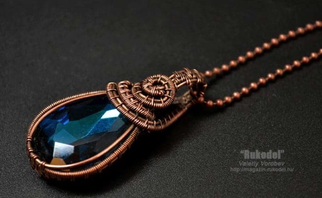 Подвеска с кристаллом